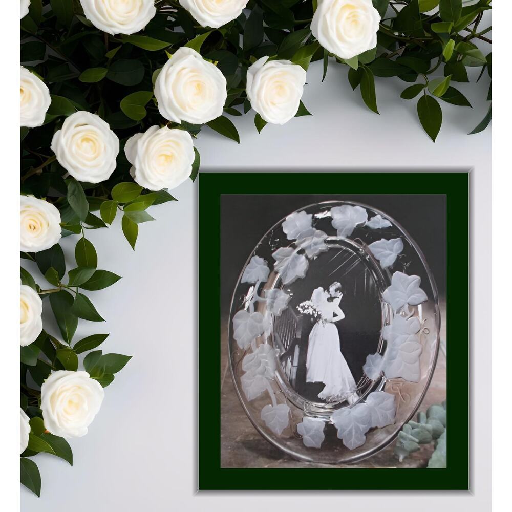 Fifth Avenue Crystal Frosted Ivy Picture Frame for 5"x 7" Photo